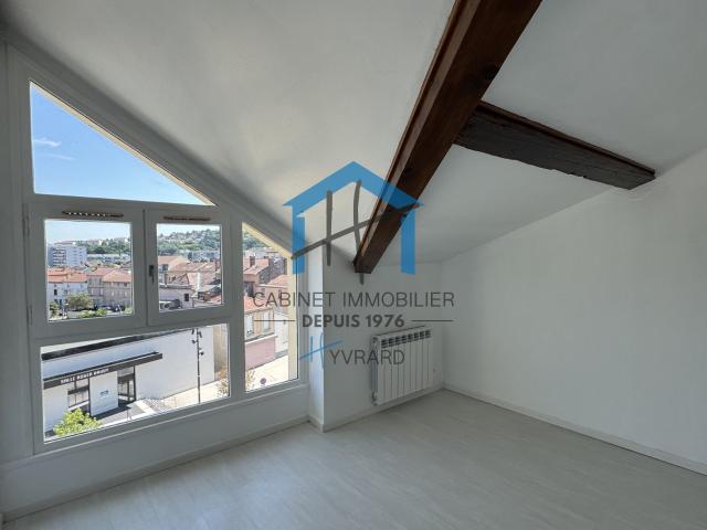 Location Appartement Place Louis Comte, Saint Chamond