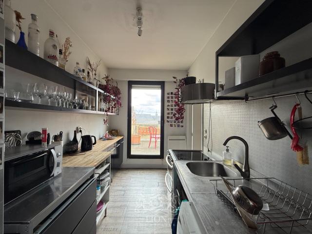 Location Appartement Place Louise de Bettignies, Lille