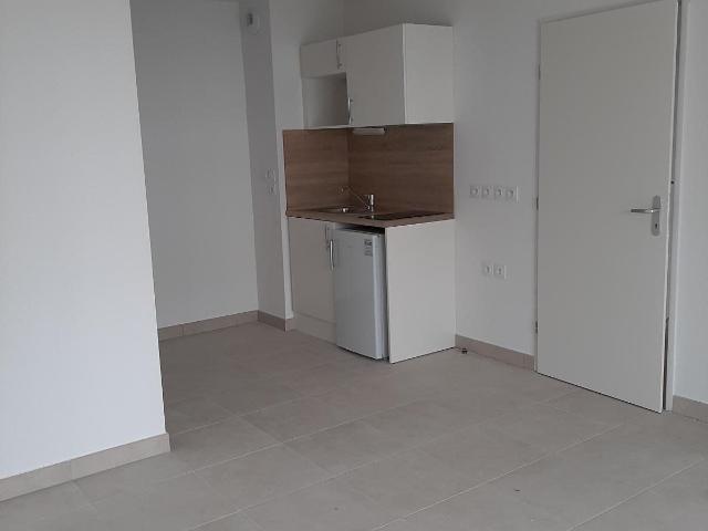 Location Appartement Place Luigi Pirandello, Juvignac