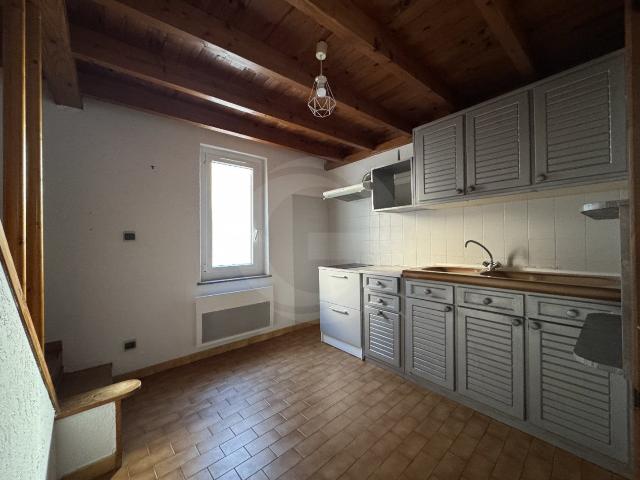 Location Appartement Place Monseigneur Hiral, Mèze