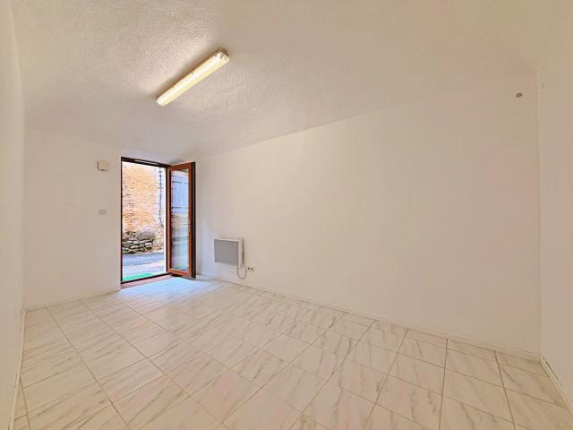 Location Appartement Place Olivier de Serres, Saint Montan