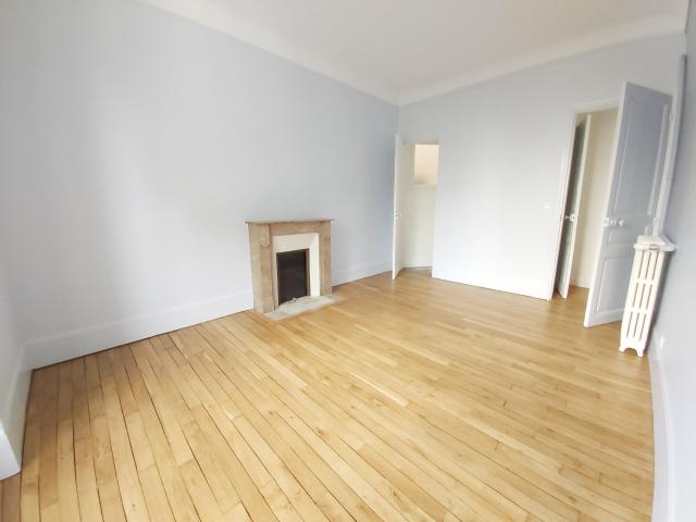 Location Appartement Place Paul Jamot, Reims