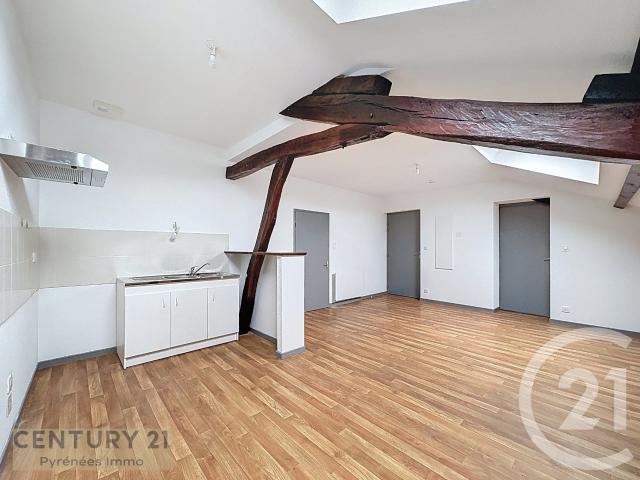 Location Appartement Place Peyrot, Aspet