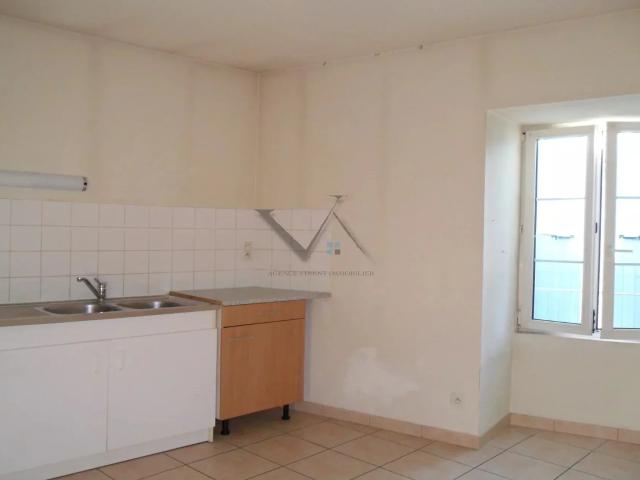 Location Appartement Place Prosper Allignol, Viviers