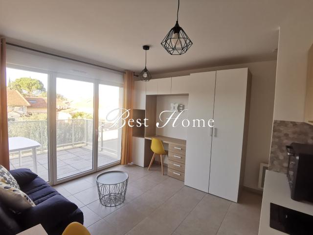 Location Appartement Place Questel, Nîmes