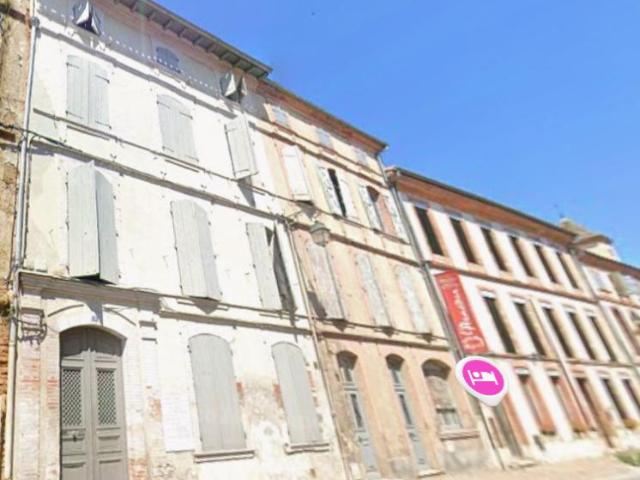 Location Appartement Place Roger Delthil, Moissac
