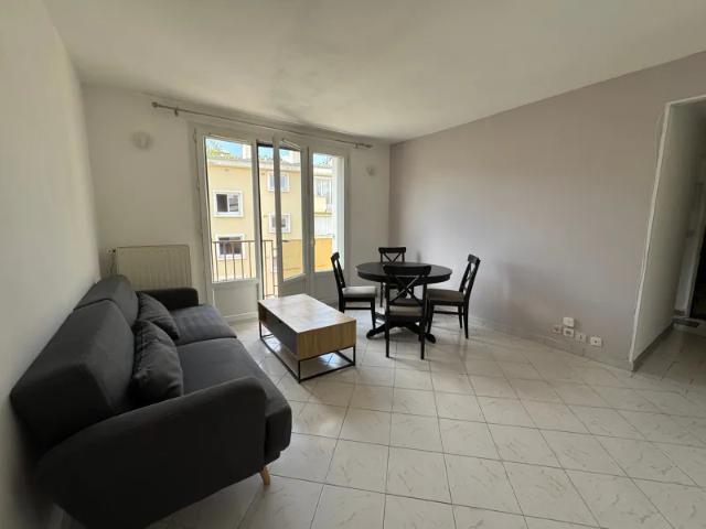 Location Appartement Place Runnymede, Joinville le Pont