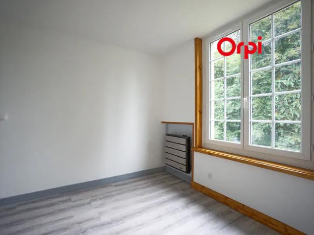 Location Appartement Place Saint Denis, Brionne