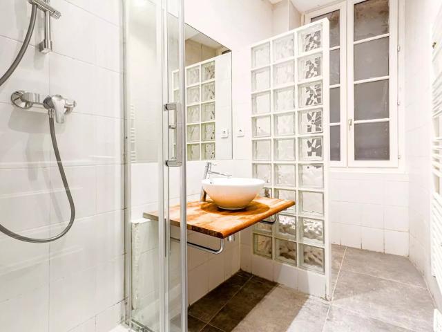 Location Appartement Place Saint François, Nice