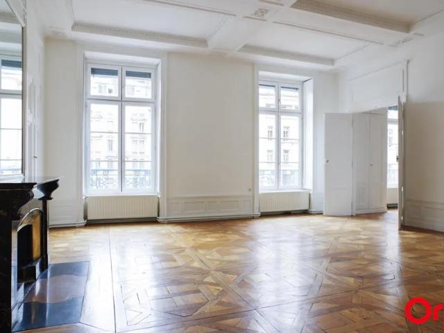 Location Appartement Place Saint Jean, Lyon