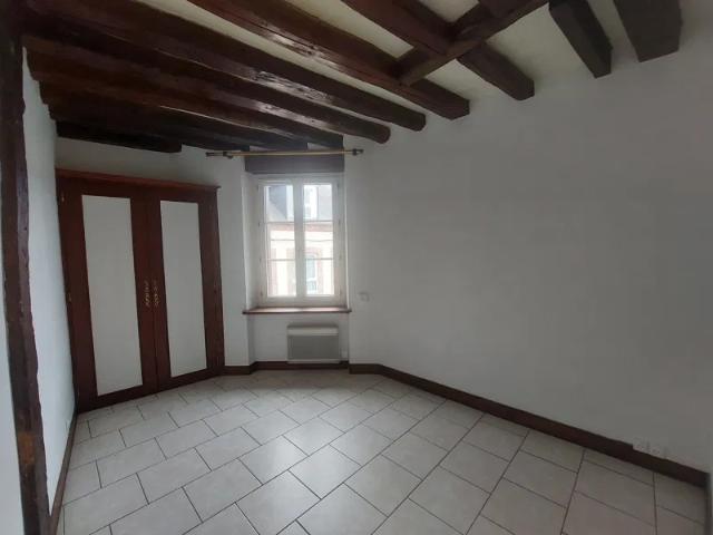 Location Appartement Place Saint Jean, Verneuil d'Avre et d'Iton