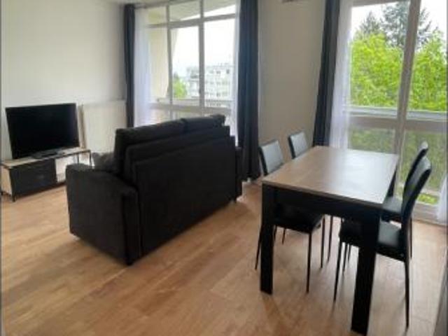 location appartement plaisir 1 pièce 31 m2 yvelines 78370 880 € / mois