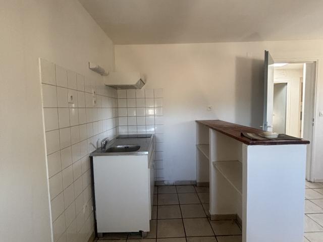 Location APPARTEMENT PLEIN CENTRE VILLE DE CASTELNAUDARY LIBRE LE 16/11/26