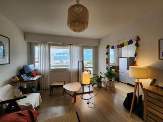 location appartement proche st genis 1 pièce 31 m2 ain 01630 818 €