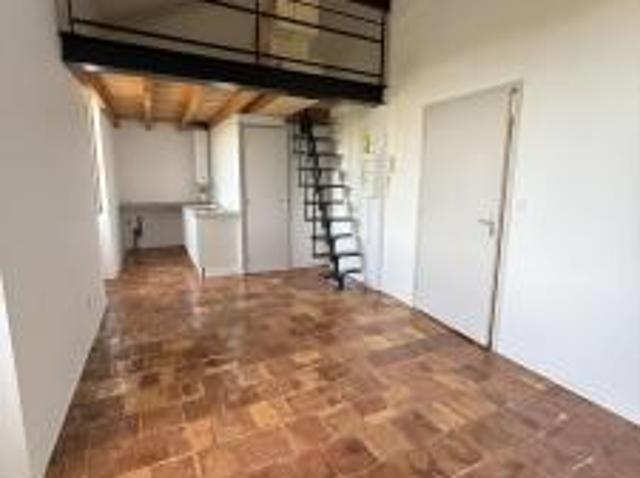location appartement proche village 2 pièces 40 m2 vaucluse 84110 600 €