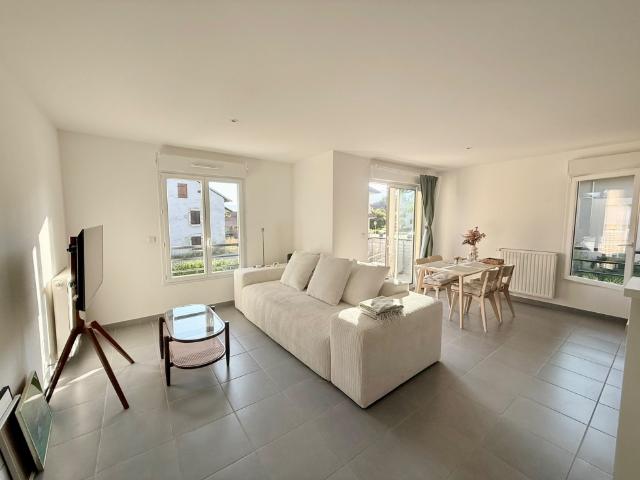 Location appartement Prévessin Moëns 3 pièces 67.78m² 1970€ | Matesa Immobilier