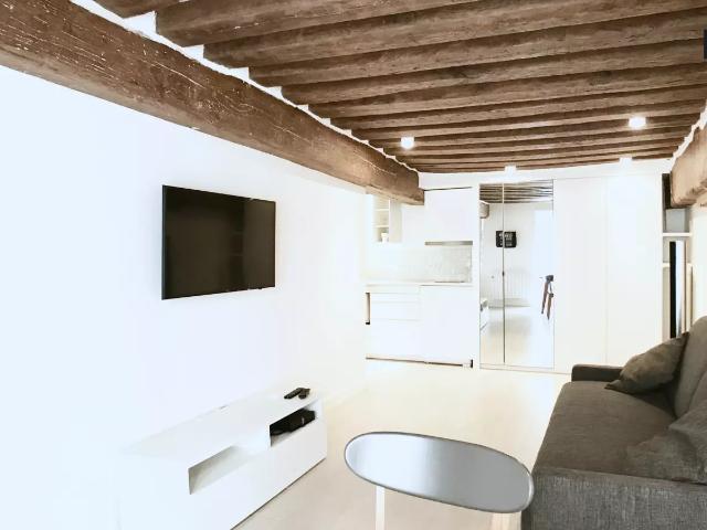 Location Appartement Quai de Bourbon, Paris