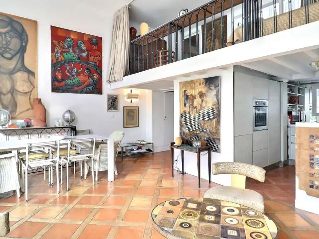 Location Appartement Quai Saint Michel, Paris