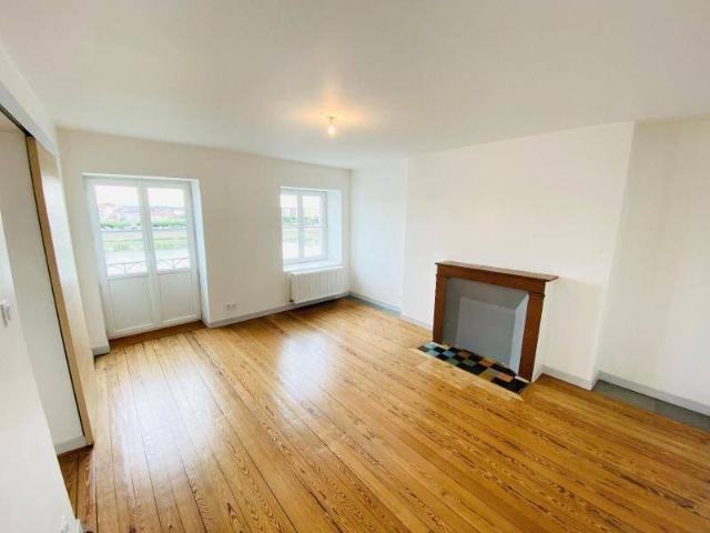 Location appartement rénové 3 pièces 69.37 m² à Mâcon 71000 4 655 €