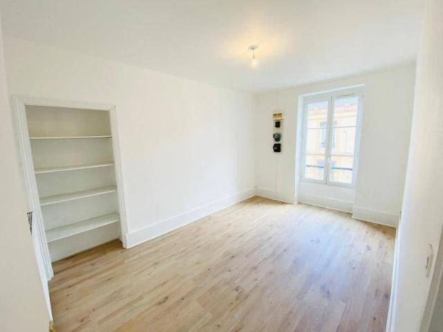Location appartement rénové 3 pièces 85.4 m² à Mâcon 71000 4 595 €