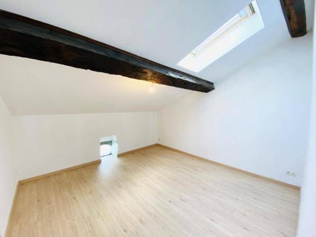 Location appartement rénové 3 pièces 93.26 m² à Mâcon 71000 5 555 €