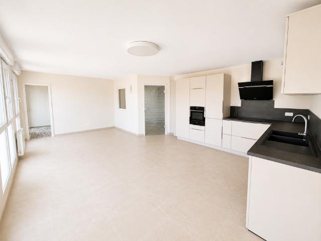 Location Appartement rénové centre ville avec double garage | TMG Terres et Maisons Gestion