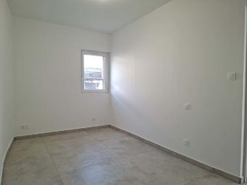 Location Appartement rénové de 68 m² en RDC avec extérieur privatif et parking