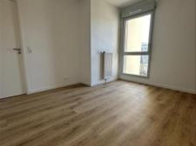 location appartement reims 4 pièces 80 m2 marne 51100 1059 € / mois
