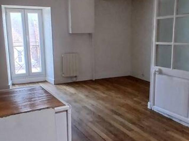 Location Appartement Route de Tonnerre, Vermenton