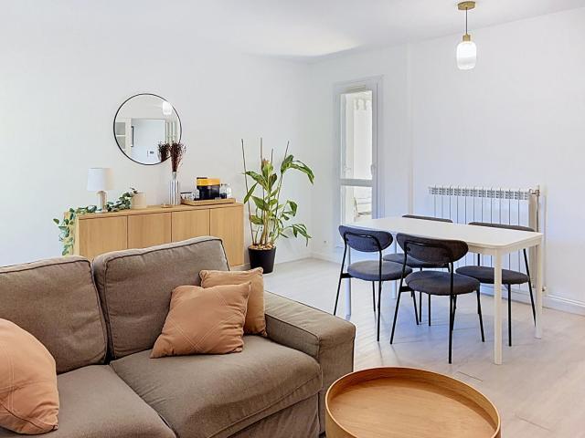 Location Appartement Route de Berre, Aix en Provence