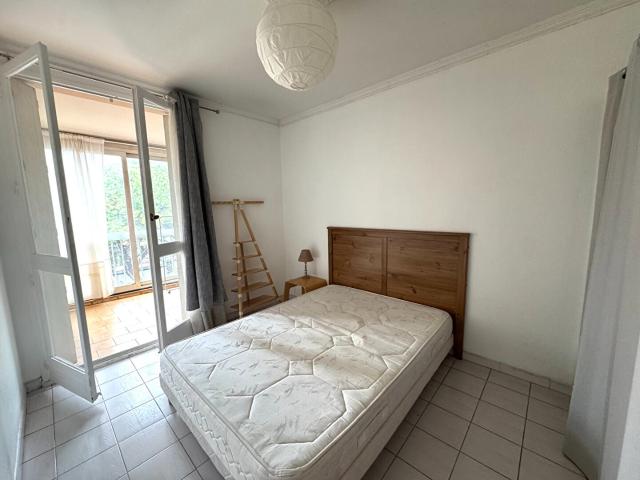 Location Appartement Route de Berre, Aix en Provence