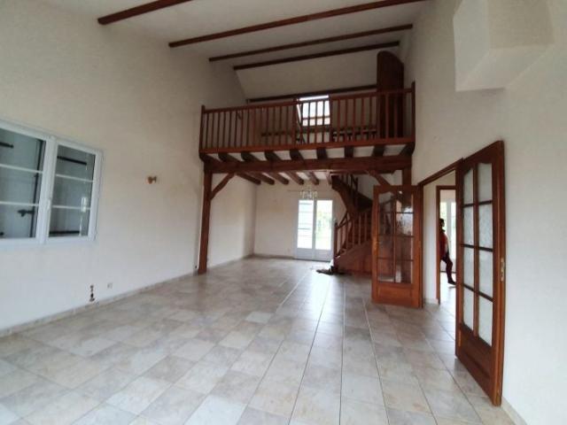 Location House Route de Chauvigny, La Puye