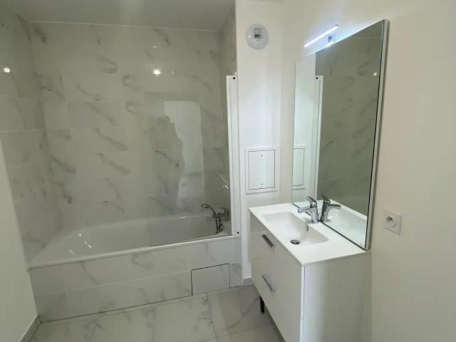 Location Appartement Route de Champbenoist, Provins