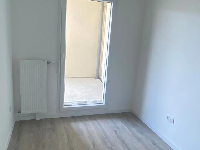 Location Appartement Route de Champbenoist, Provins