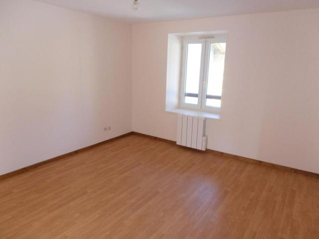 Location Appartement Route de la Tillette, Ceignes