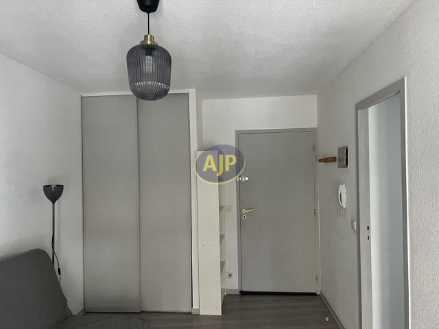 Location Appartement Route de la Fontbrune, Cours de Pile