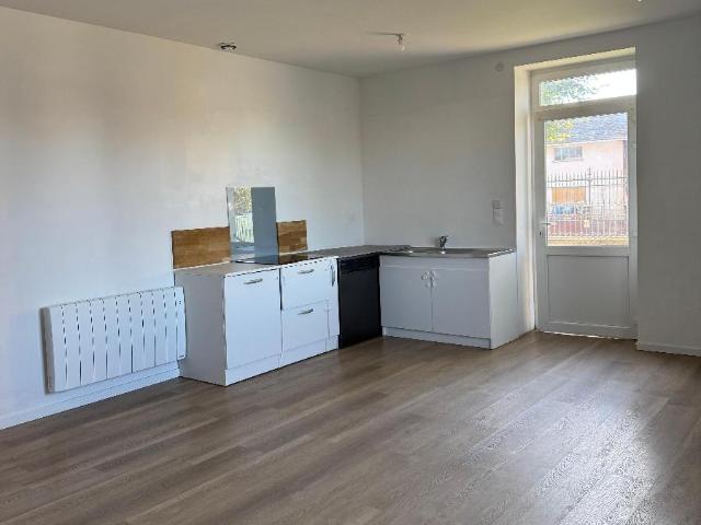 Location Appartement Route de la Gare, Boisset lès Montrond