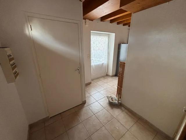 Location Appartement Place de la Mairie, Quettehou