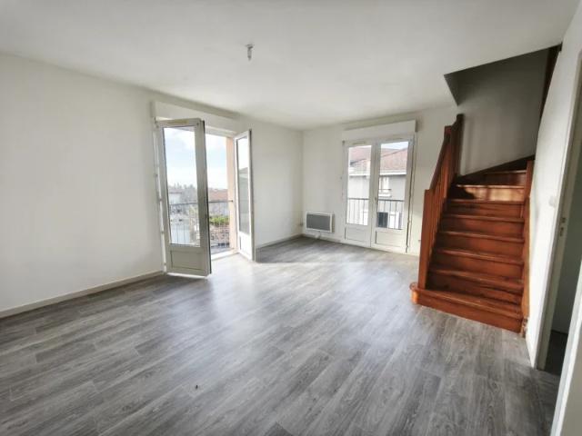 Location Appartement Route de Lagresle, Bourg de Thizy