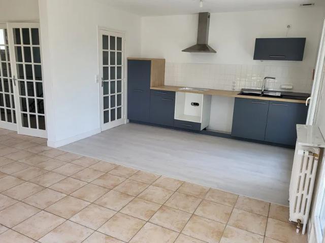 Location Appartement Route de Limoges, Le Vigen