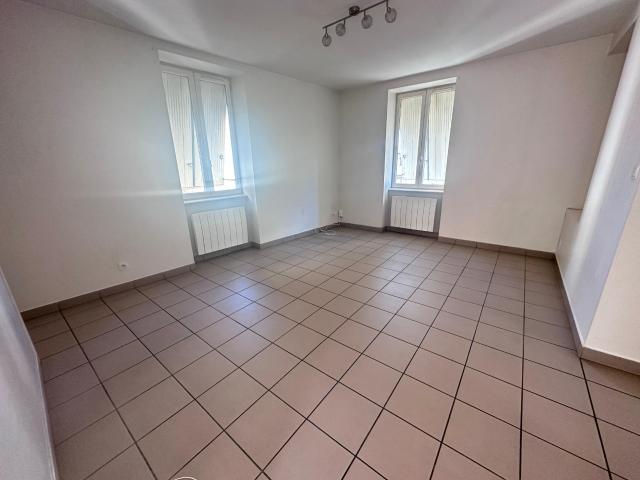 Location Appartement Route de Machurat, Létra