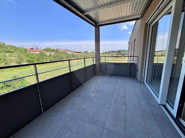Location Appartement Route de Maison Rouge, Manom