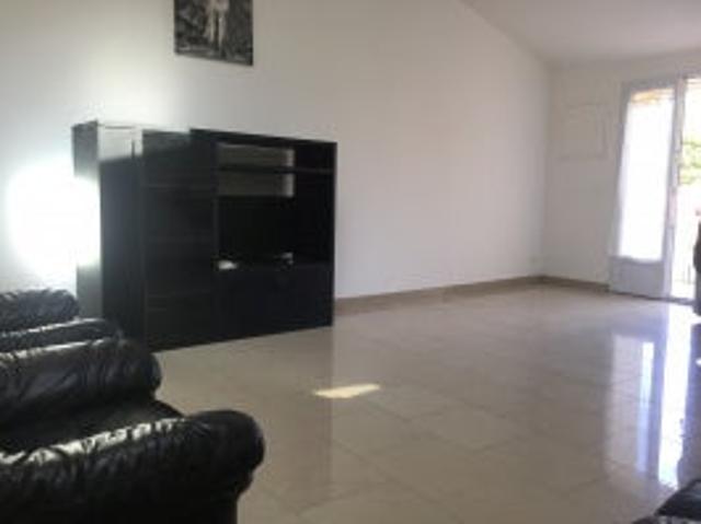 Location Appartement Route de Nîmes, Saint Mamert du Gard