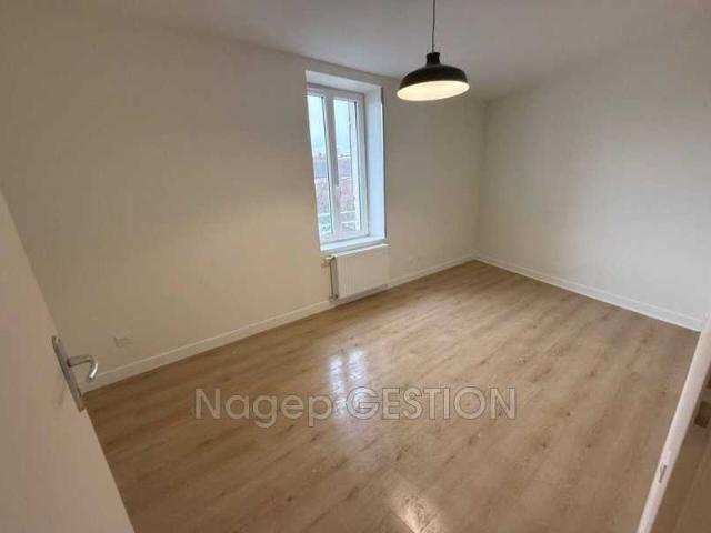 Location Appartement Route de Saint Germain des Fossés, Seuillet