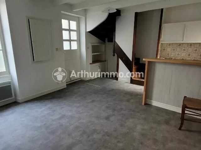 Location Appartement Route de Saint Jean d'Angély, Fontcouverte