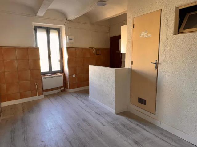 Location Appartement Route de Saint Julien, Les Mages