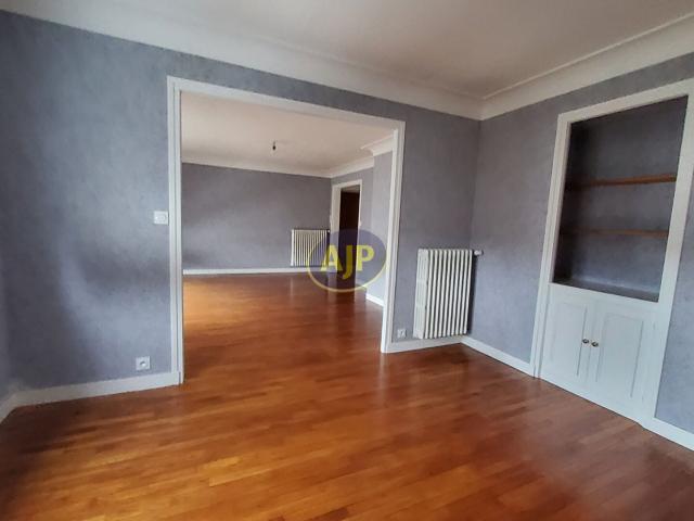 Location Appartement Route d'Ervauville, Chantecoq