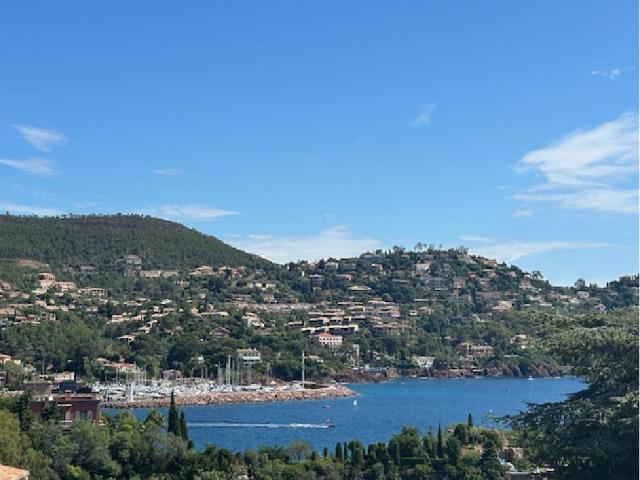 Location Appartement Route des Calanques, Saint Raphaël