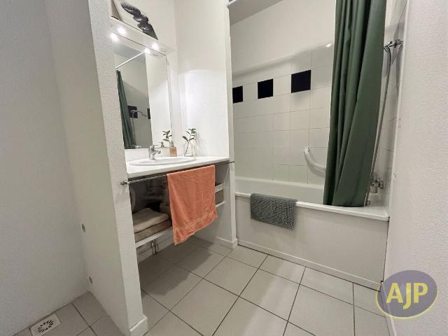 Location Appartement Route des Gourdils, Beauronne