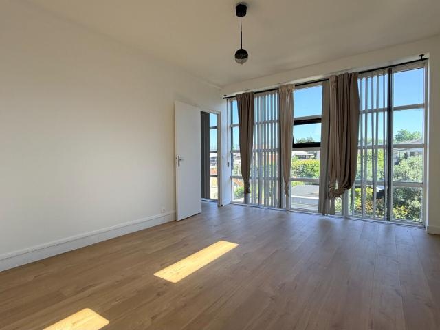 Location Appartement Place de la Liberté, Vitry sur Seine
